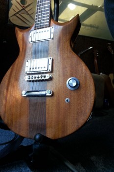 intronaut-guitars-1