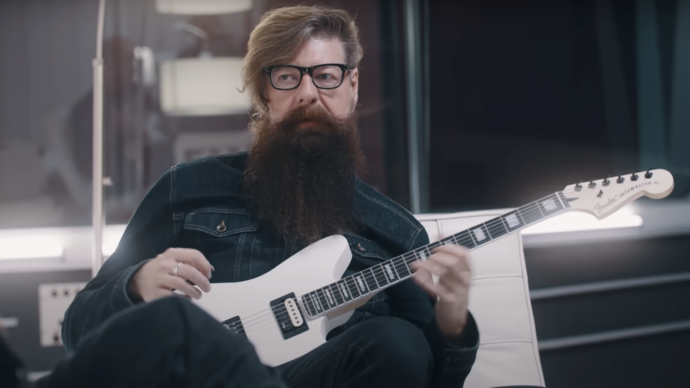 SLIPKNOT's JIM ROOT Explains His Love Of Non-Metal Looking Guitars