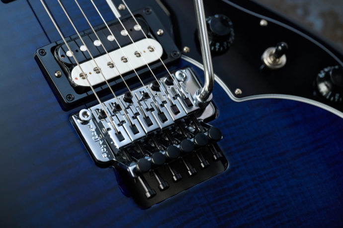 A photo of the Gibson Victory Floyd Rose in Deep Ocean Burst