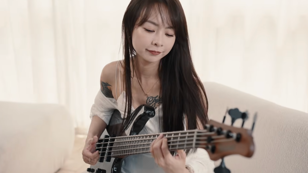 A photo of the Ibanez MDM1605