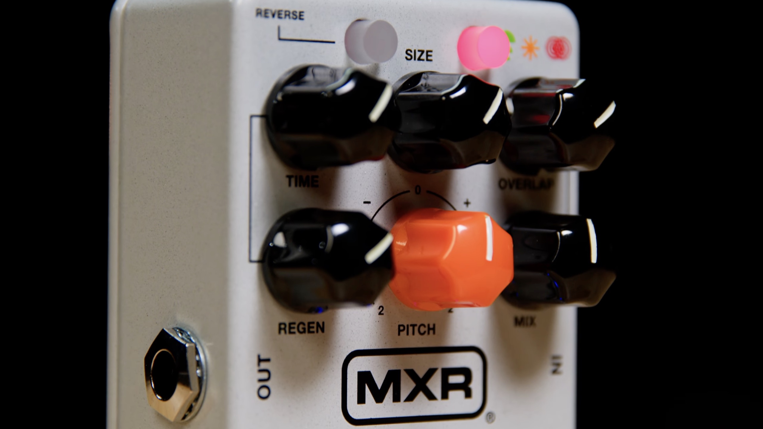 A photo of the MXR Textures Granular Synth Pedal
